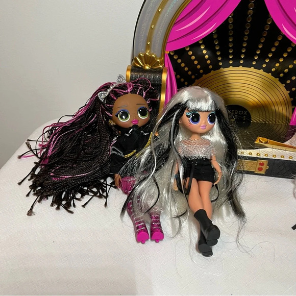 L.O.L. Surprise! Glam Doll Set with Pink and Gold Accents - Picture 5 of 6